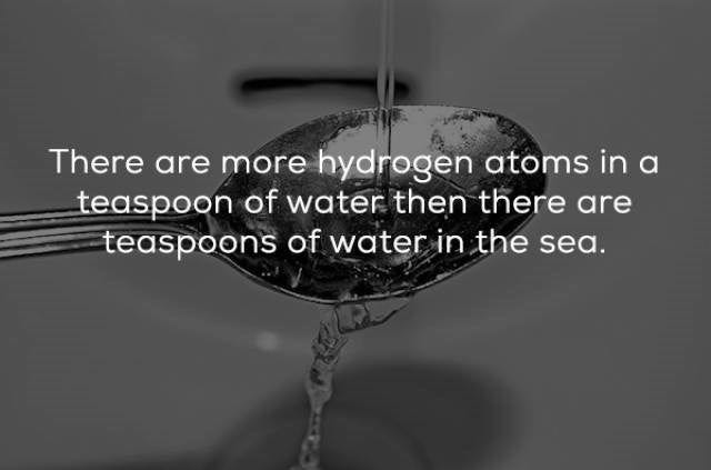 Infographic illustrating the atomic structure of water.